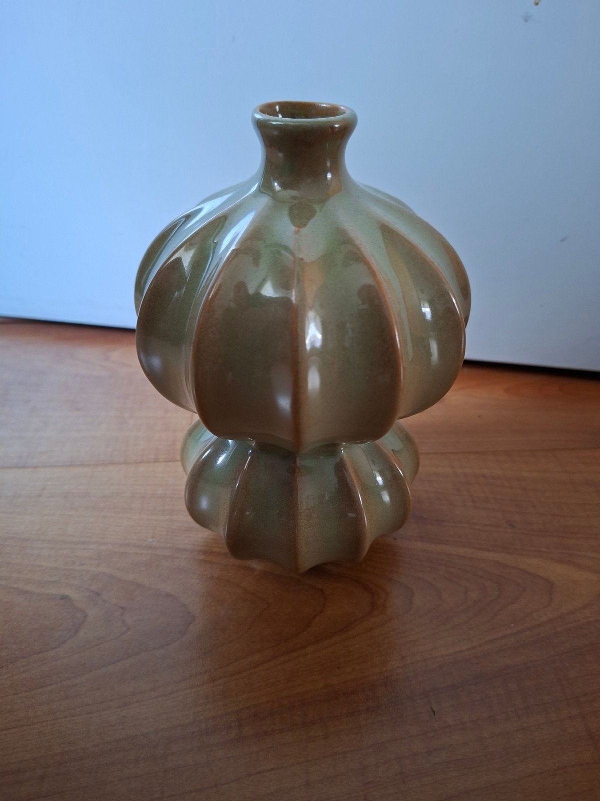 Daan Kromhout vaasje mintgroen 17cm, Ophalen of Verzenden, Zo goed als nieuw, Groen, Steen/keramiek