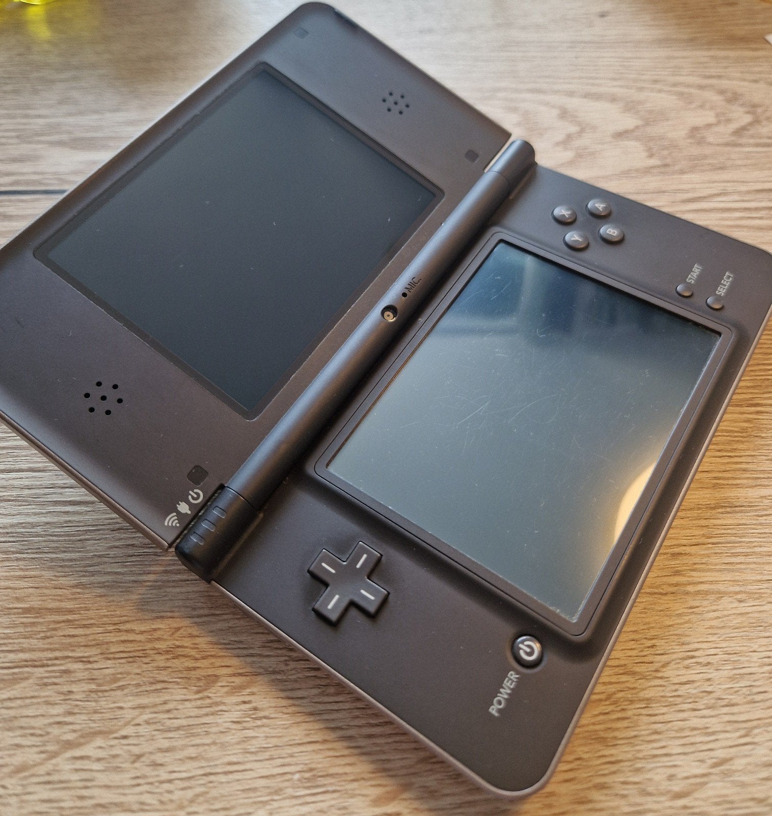 Nintendo DSI XL Zwart met oplader, Spelcomputers en Games, Ophalen of Verzenden, Gebruikt, Zwart, Dsi XL
