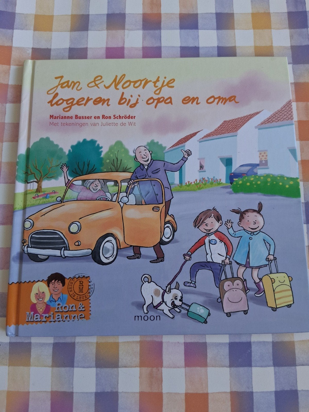 boek marianne busser - jan & noortje logeren bij opa en oma, Gelezen, Fictie algemeen, Jongen of Meisje, Ophalen of Verzenden