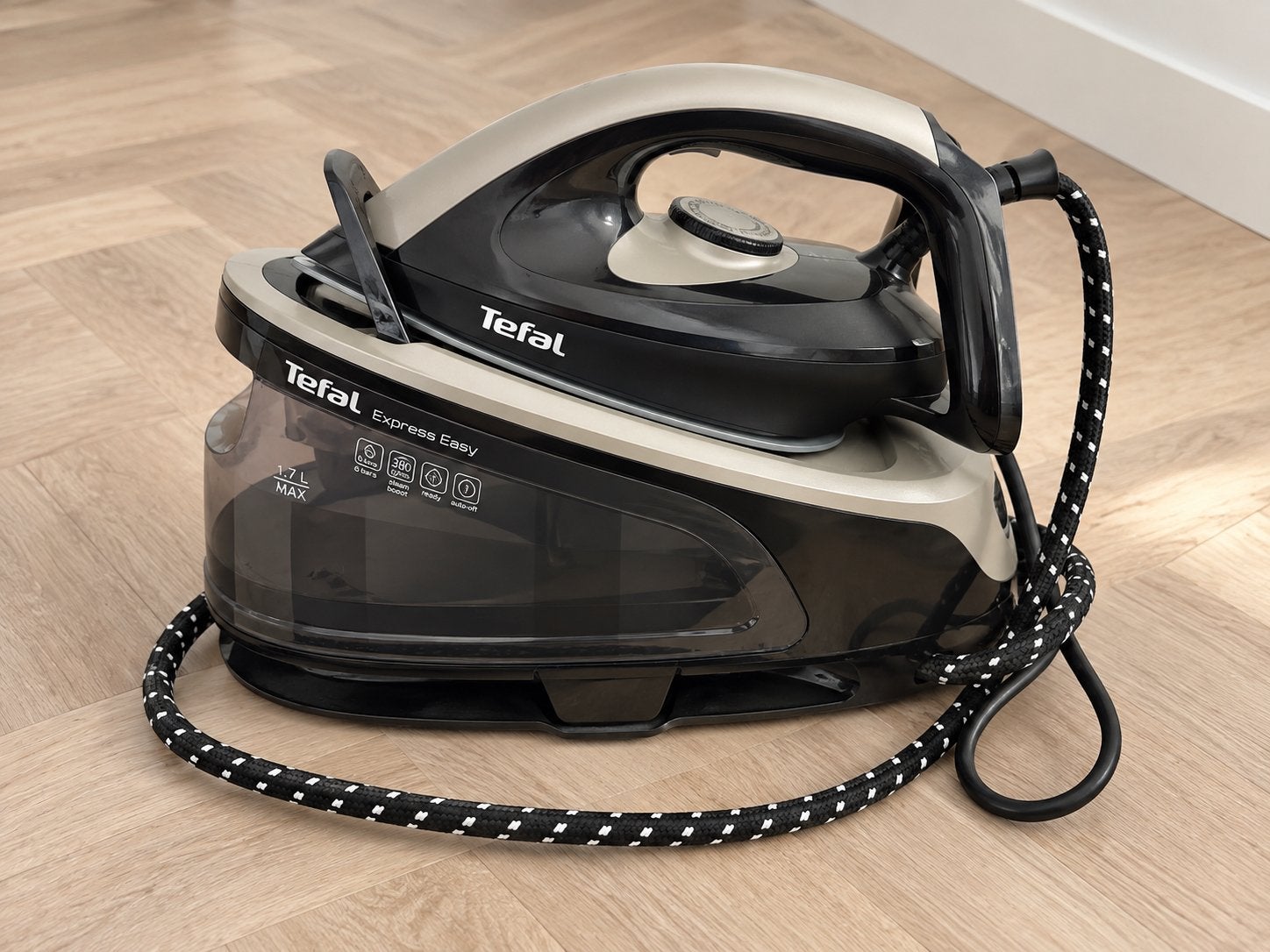 Tefal Express Easy SV6140 Stoomgenerator - ZGAN twv €160, Ophalen of Verzenden, Zo goed als nieuw, Strijkijzer met snoer