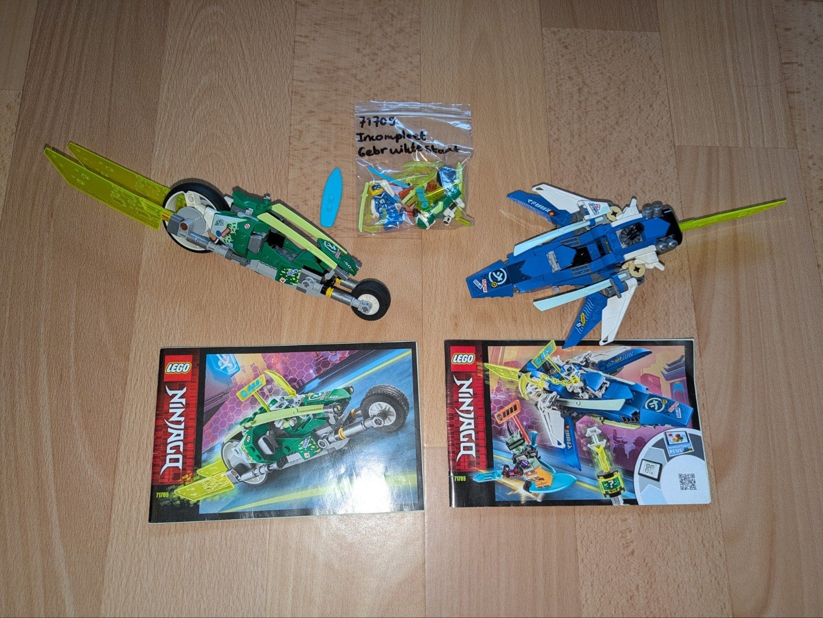 Lego Ninjago - Jay and Lloyd's Velocity Racers