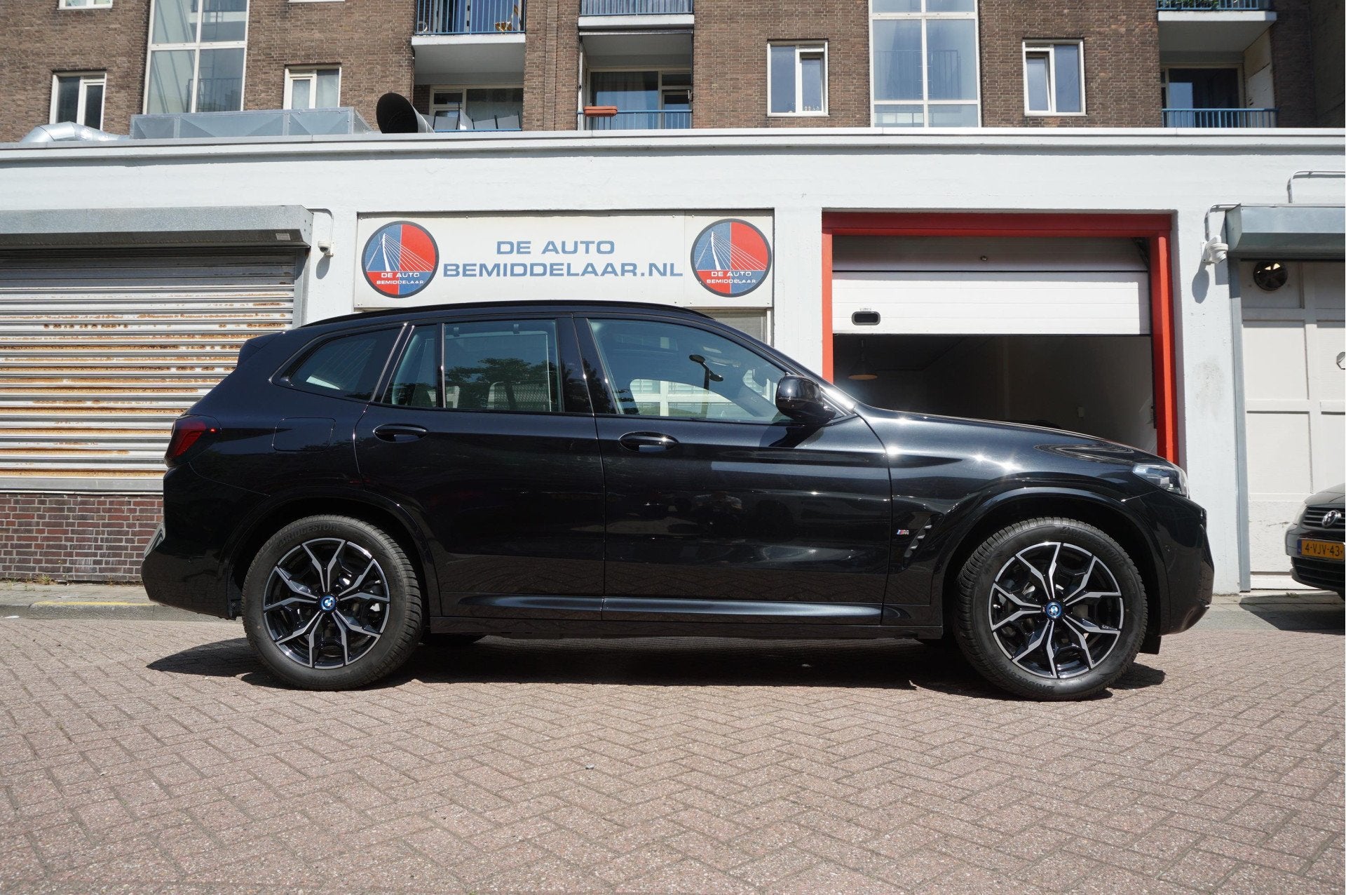 BMW X3 xDrive30e High Executive M-SPORT | Trekhaak | Panoram, Gebruikt, Euro 6, 2000 kg, Zwart
