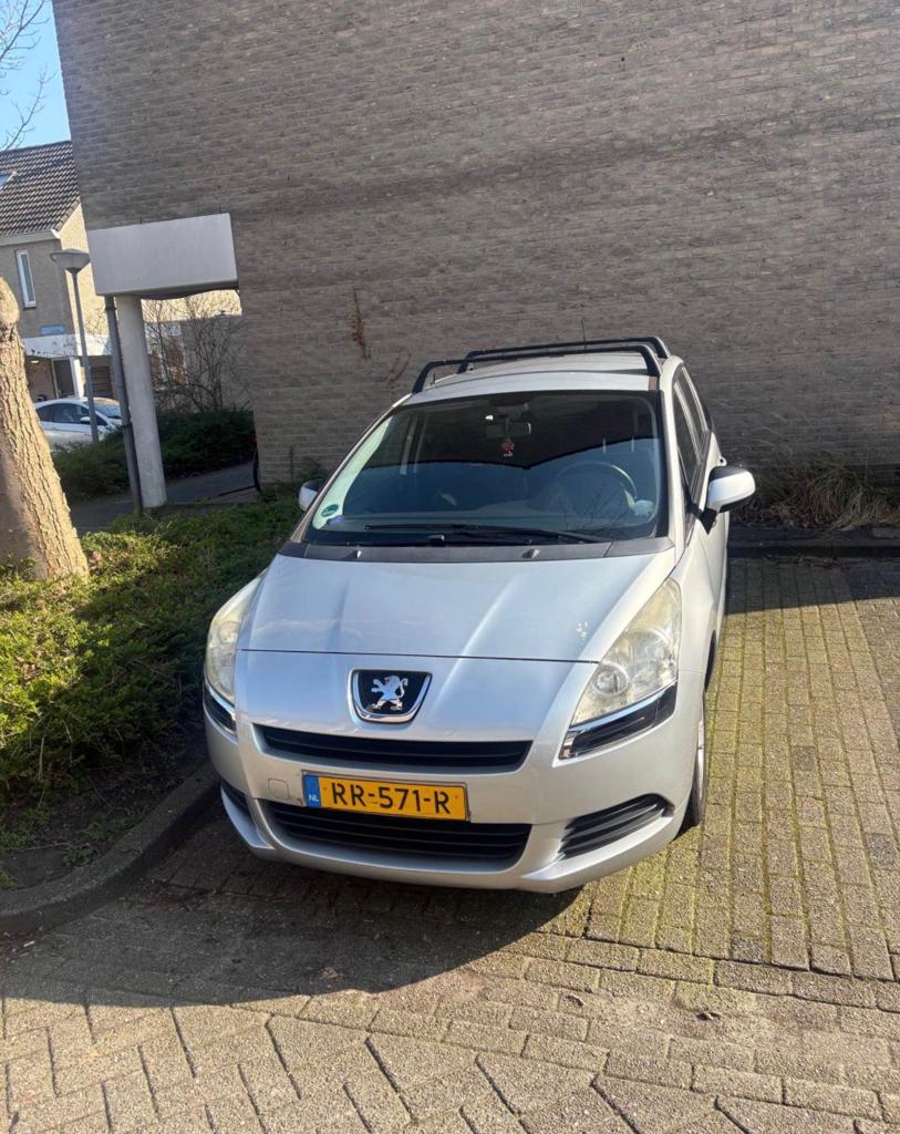 Peugeot 5008 1.6 VTI 7PL 2010 Grijs, Auto's, Peugeot, Airbags, Airconditioning, Bluetooth, Boordcomputer, Centrale vergrendeling