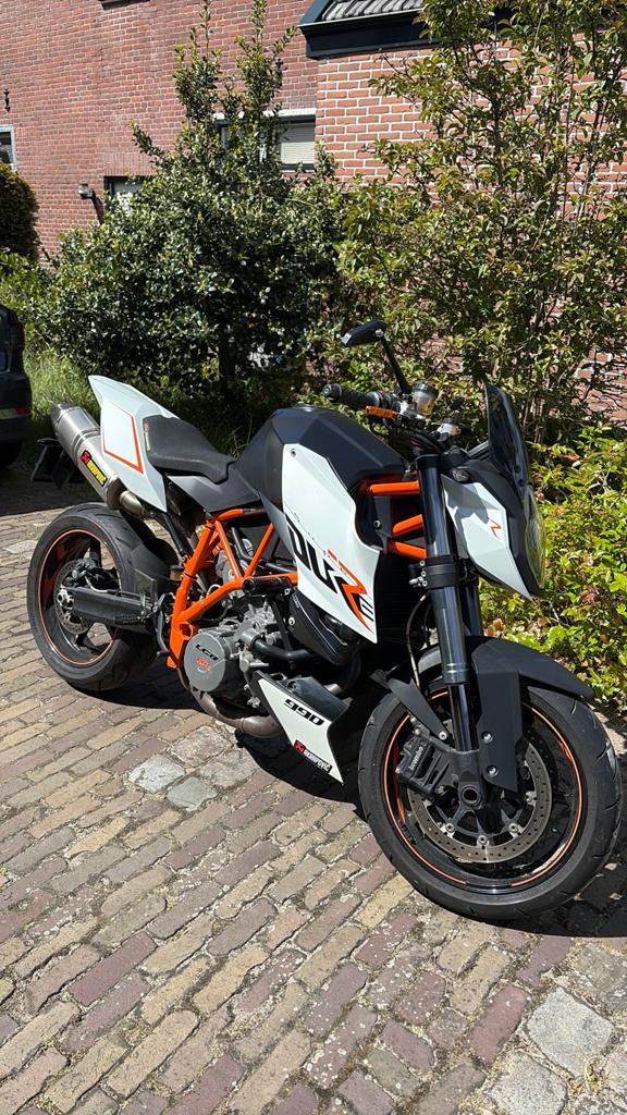 KTM 990 Super Duke R - Akrapovic uitlaat - KTM powerparts, Motoren, 2 cilinders, Sportuitlaat, Occasion, Motorrijbewijs A