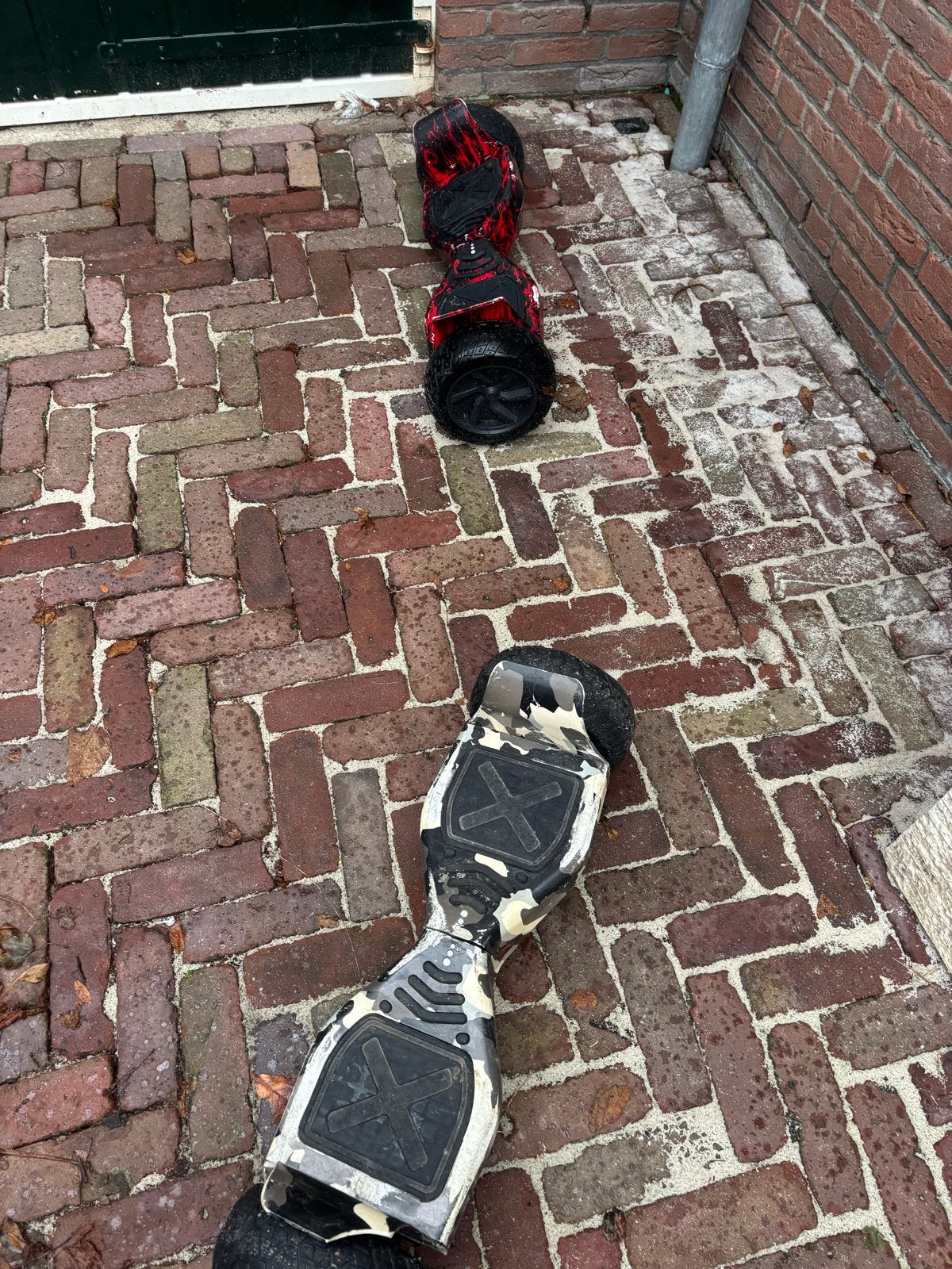 2 Hoverboards - Defect voor onderdelen of reparatie, Ophalen of Verzenden, Gebruikt, Elektrische step (E-scooter)