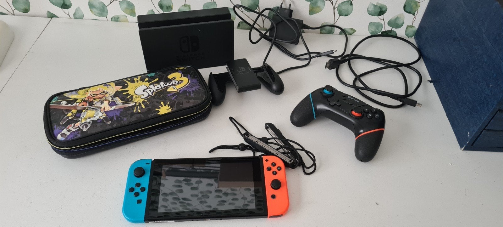 Nintendo Switch V2 compleet, met extra controller en hoes, Ophalen of Verzenden, Refurbished, Met 2 controllers, Switch 2019 Upgrade