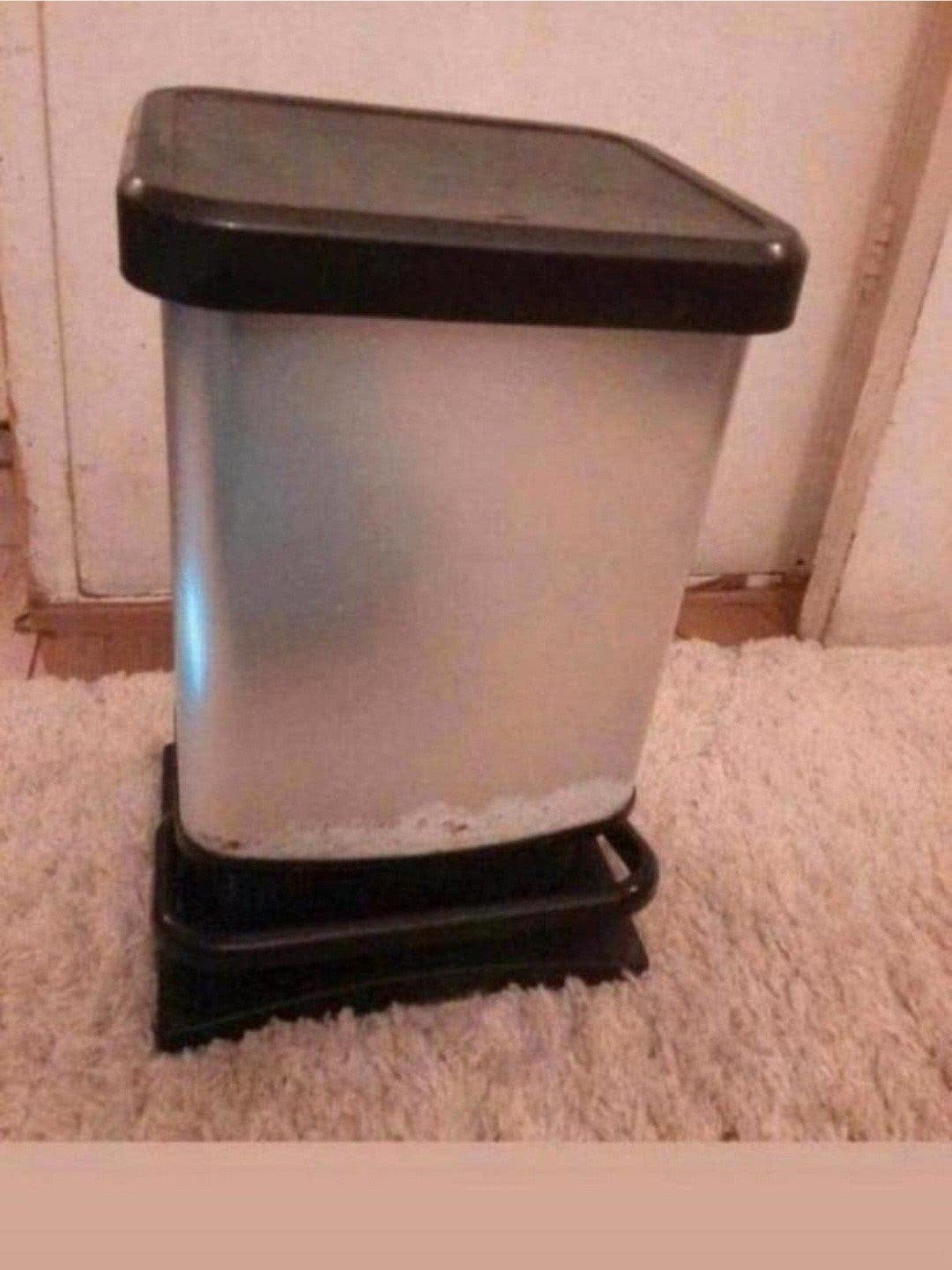 Te koop,Mooi prullenbak met pedaal functie., Ophalen, Met pedaal