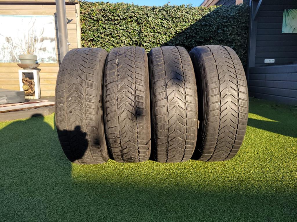 Vredestein Wintrac Xtreme S winterbanden met Dezent velgen, Auto-onderdelen, Banden en Velgen, Ophalen, Gebruikt, 255 mm, Banden en Velgen