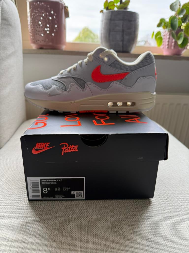Nike x Patta Air Max White/Hyper Crimson maat 42, Kleding | Heren, Schoenen, Nieuw, Sneakers of Gympen, Wit, Ophalen of Verzenden