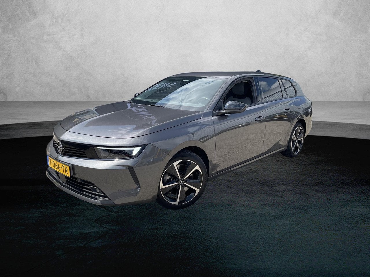 Opel Astra Sports Tourer Business Edition 195 pk Plug-in Hyb, Automaat, Gebruikt, 4 cilinders, 181 pk