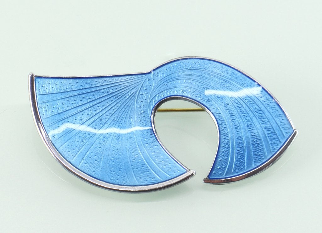 Vintage broche email Knut Rasmussen Noorwegen jaren ‘50, Sieraden, Tassen en Uiterlijk, Antieke sieraden, Broche, Zilver, Ophalen of Verzenden