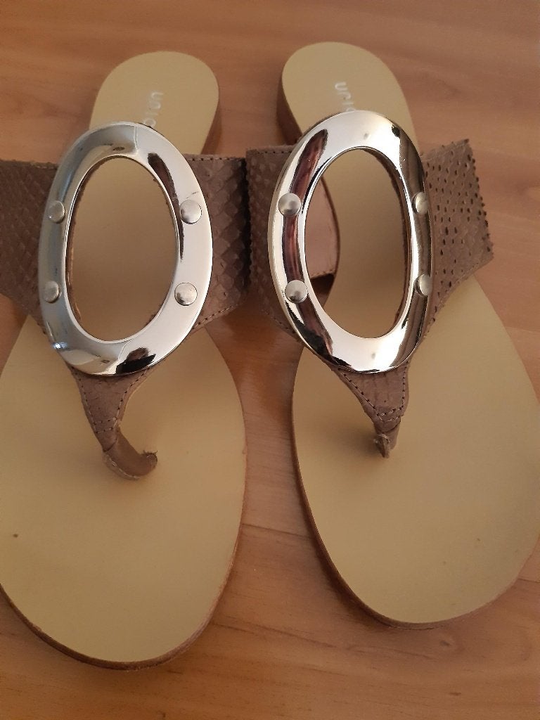 Mooie bruine leren slippers met gesp, Slippers, Bruin, Ophalen of Verzenden, Unique