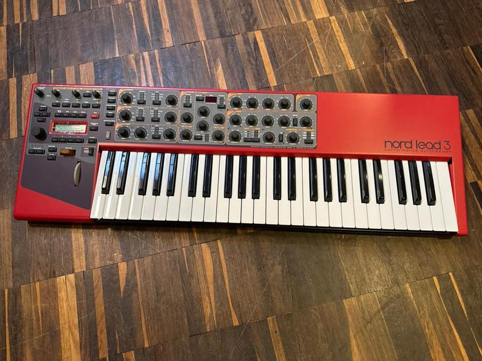 Nord Lead 3 Performance synthesizer, Muziek en Instrumenten, Synthesizers, Zo goed als nieuw, Met midi-aansluiting, Ophalen, 49 toetsen