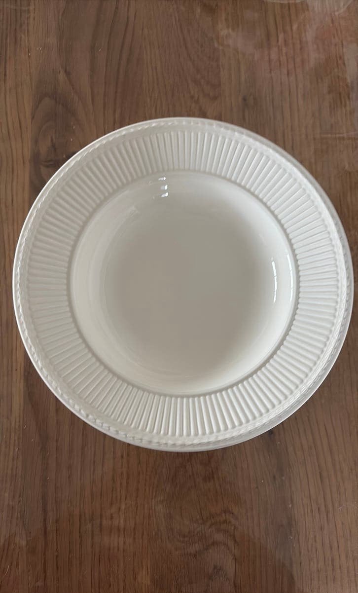 Wedgwood diepe borden, Ophalen, Zo goed als nieuw, Porselein, Bord(en)