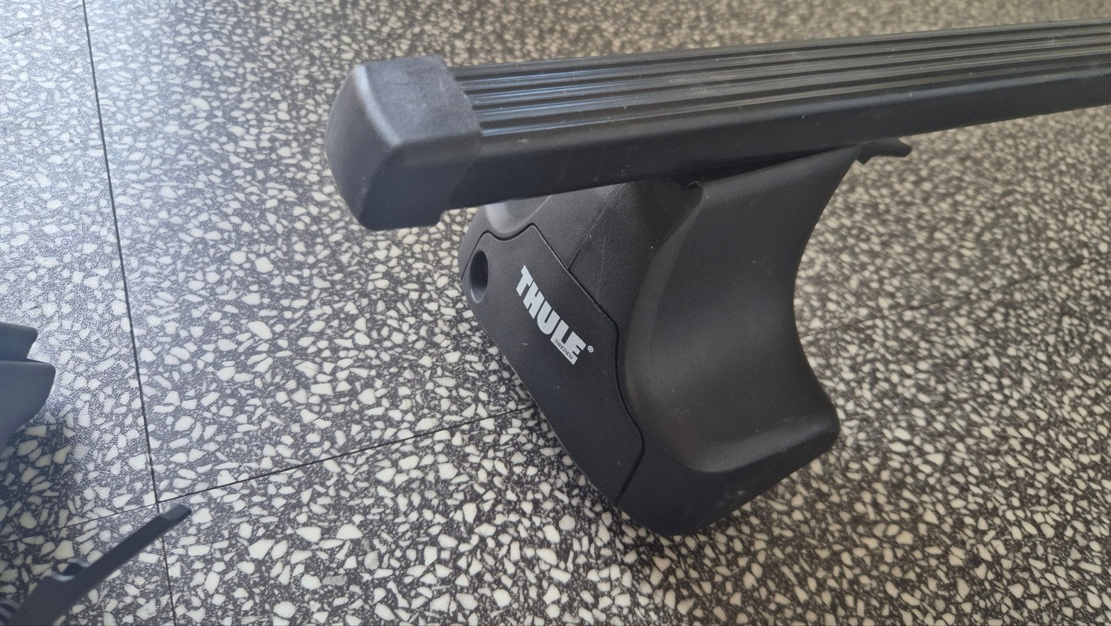 Thule Dakdragers 120 cm voor vlak dak (voetenset 754), Auto diversen, Ophalen of Verzenden