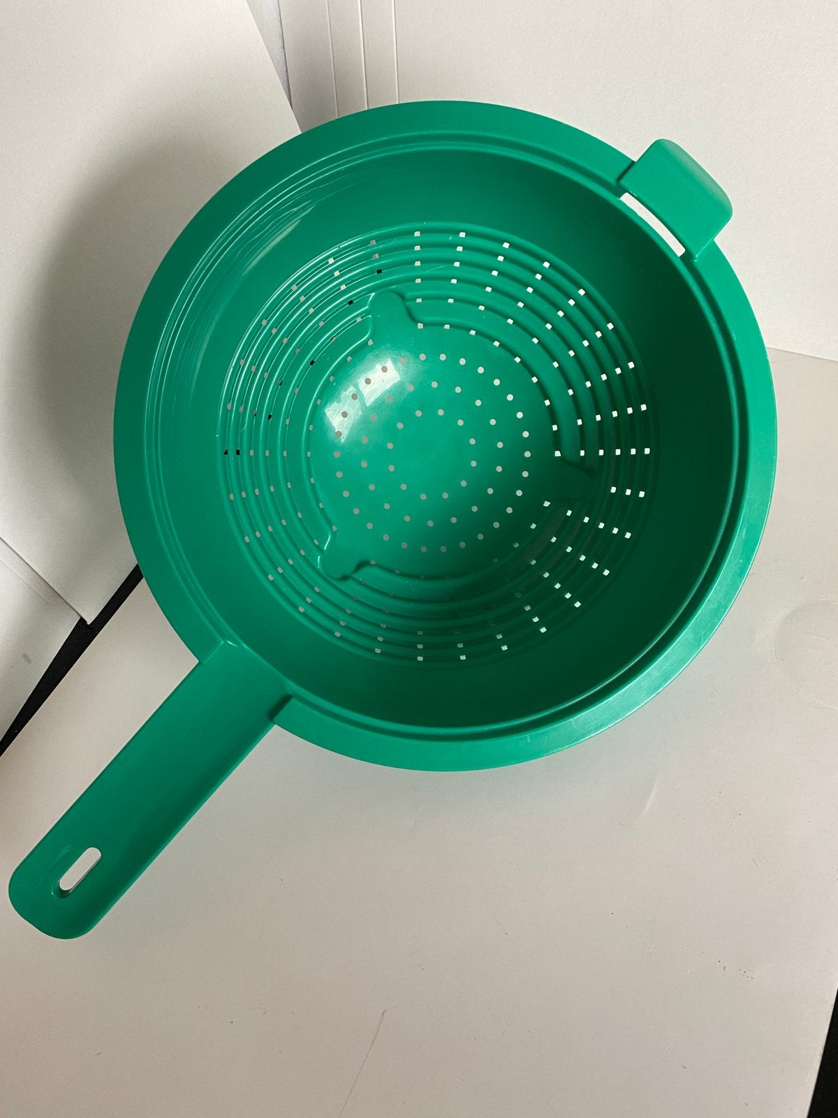 Nieuwe Tupperware vergiet op pootjes - groen, Ophalen of Verzenden, Nieuw, Groen, Overige typen