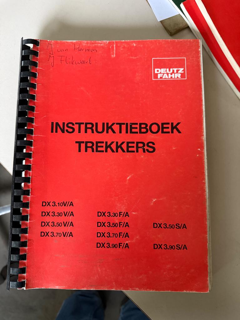 Instructie boek deutz dx 3 va fa sa, Ophalen of Verzenden, Gelezen