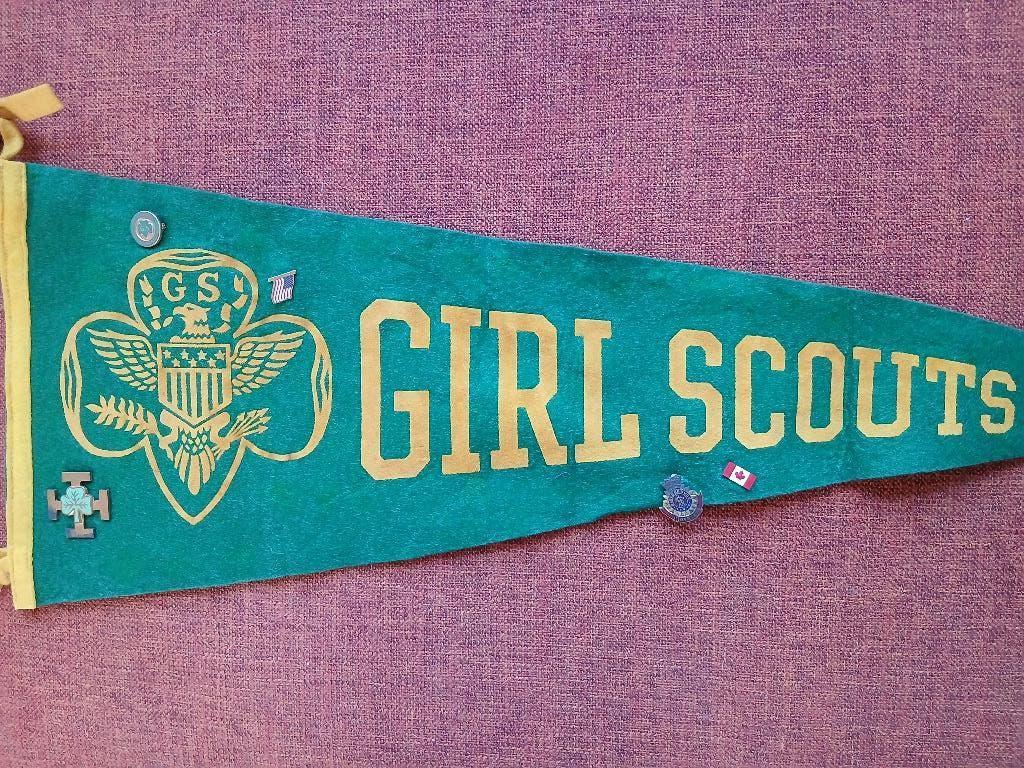 Vlaggetje Girl Scouts U.S.A. met speldjes, Ophalen of Verzenden, Zo goed als nieuw, Embleem, Speld of Insigne