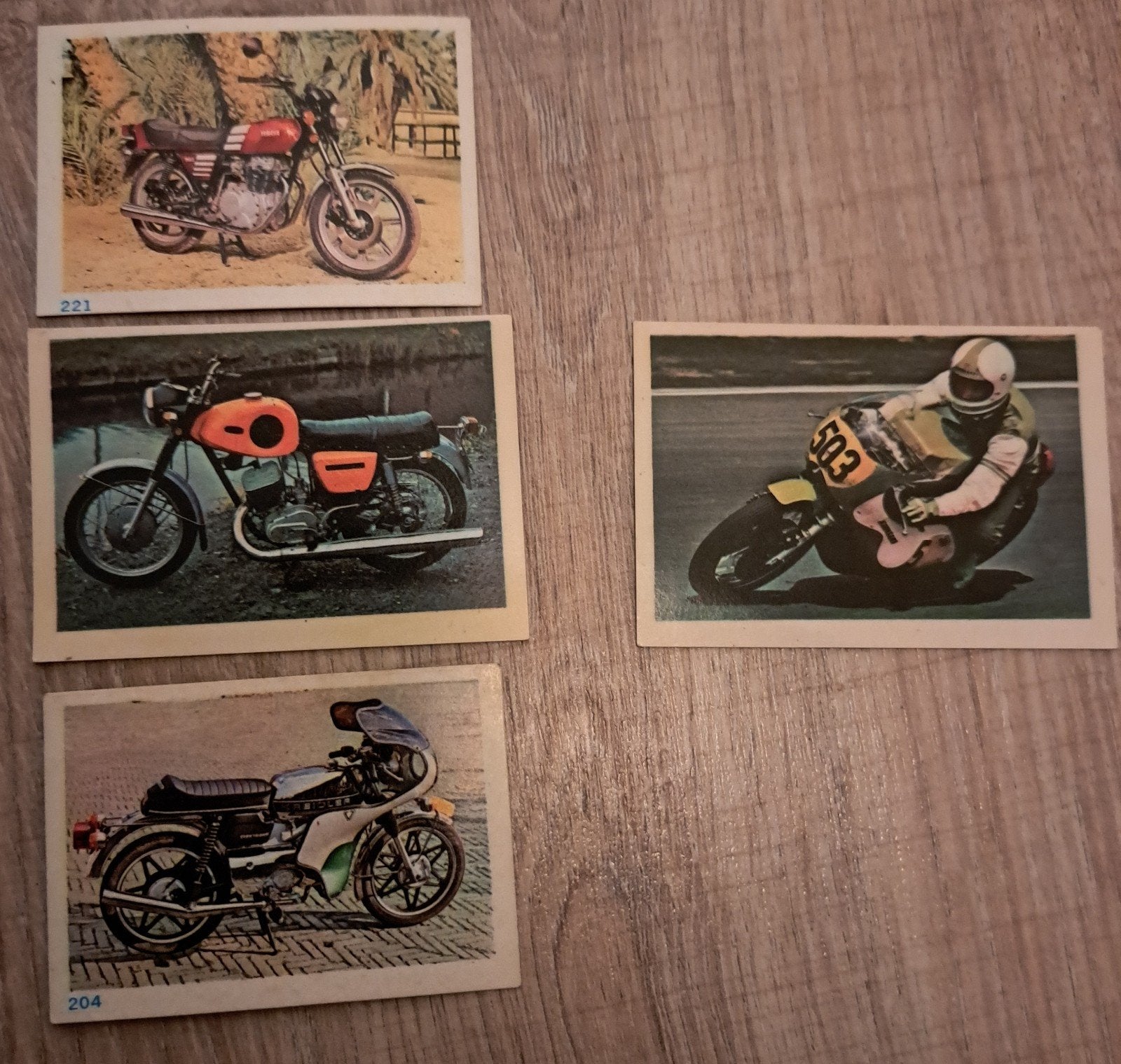 4 oude motoren motors Stickers wegrace, Ophalen of Verzenden, Zo goed als nieuw