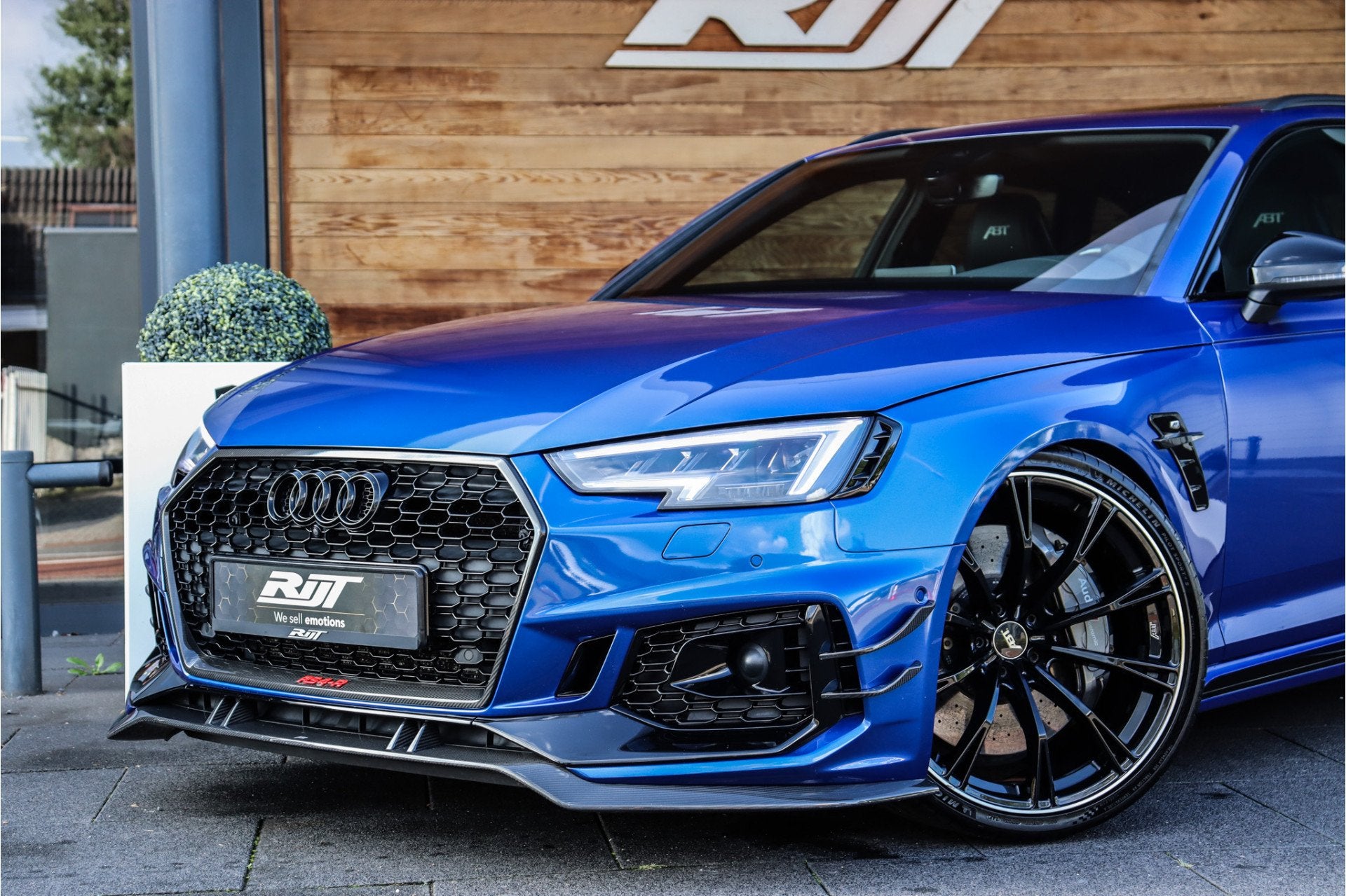 Audi RS4 ABT-R 2.9 Quattro 1/50 *360/Ceramic/Pano/RS Leder*, Automaat, Dealer onderhouden, Gebruikt, Blauw