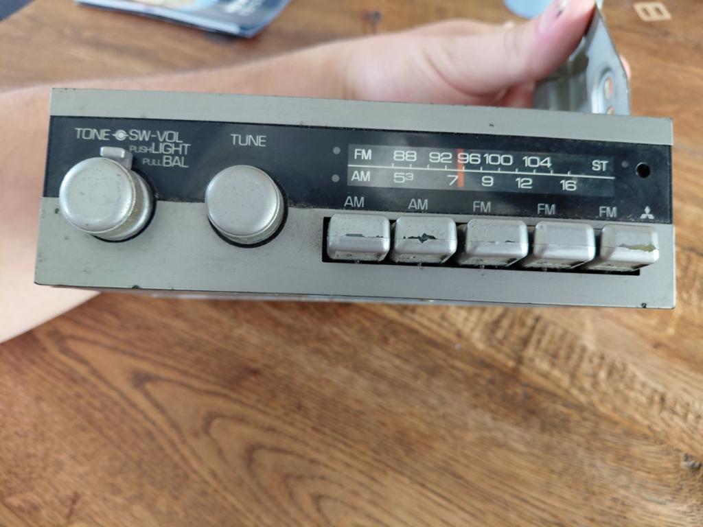 Mitsubishi AR 2325F-2 Vintage Autoradio Jaren '90 Oldskool, Ophalen of Verzenden, Gebruikt