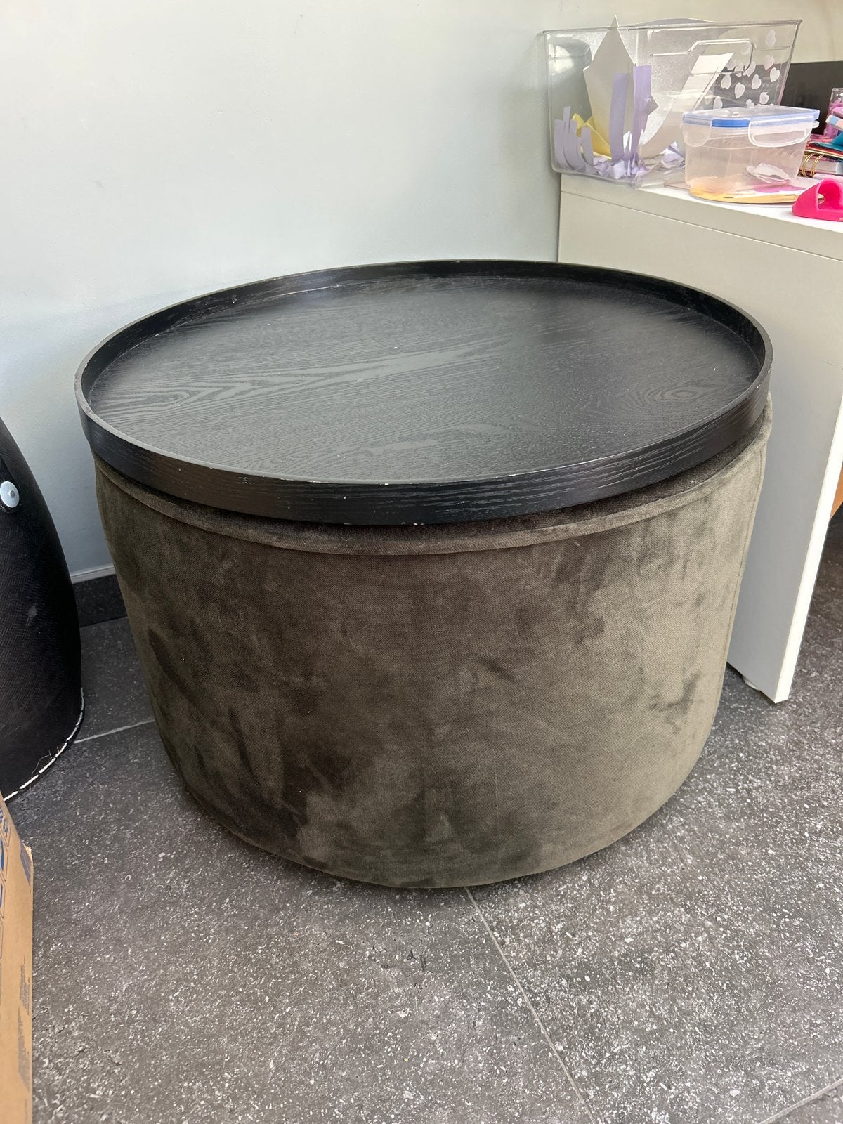 Woood Poef Sara met dienblad - Zwart, Ophalen, Gebruikt, Rond, 50 tot 75 cm