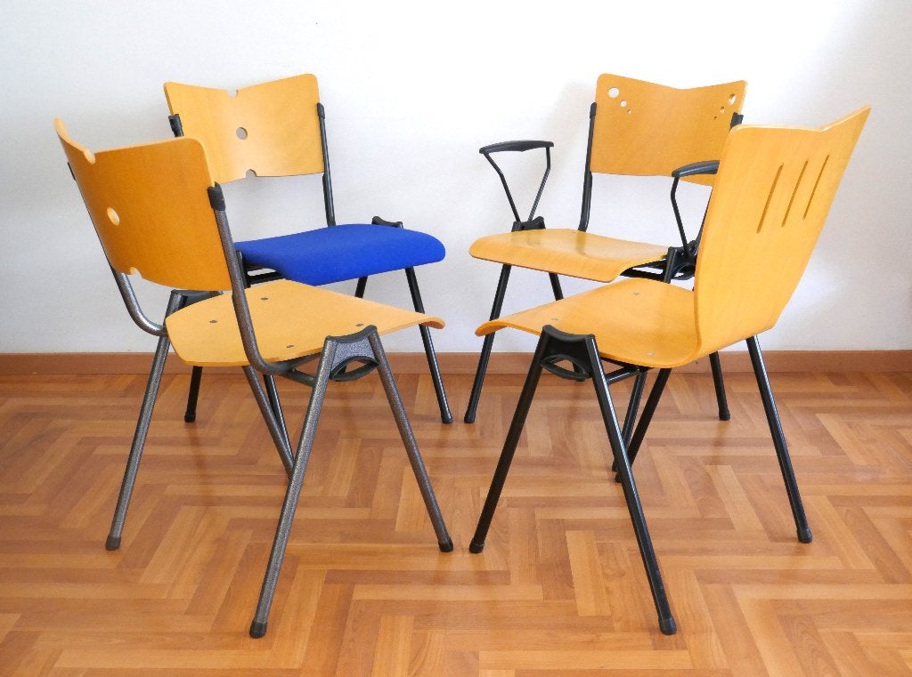 Set van 4 vintage stapelbare stoelen - Hout en Metaal, Ophalen, Overige kleuren, Nieuw, Vintage, Industrieel, Stapelbaar