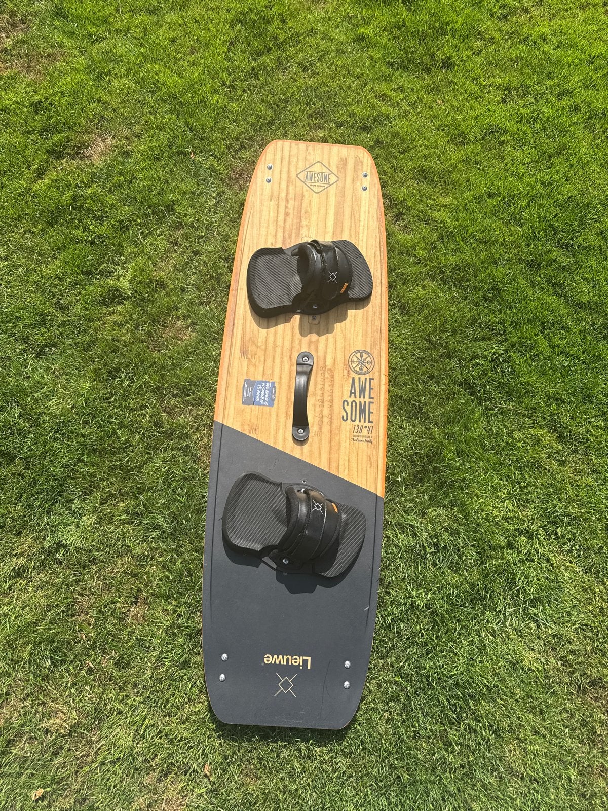 Lieuwe Awesome Kitesurfboard, Watersport en Boten, Kitesurfen, Ophalen, Gebruikt, Twintip, Kiteboard