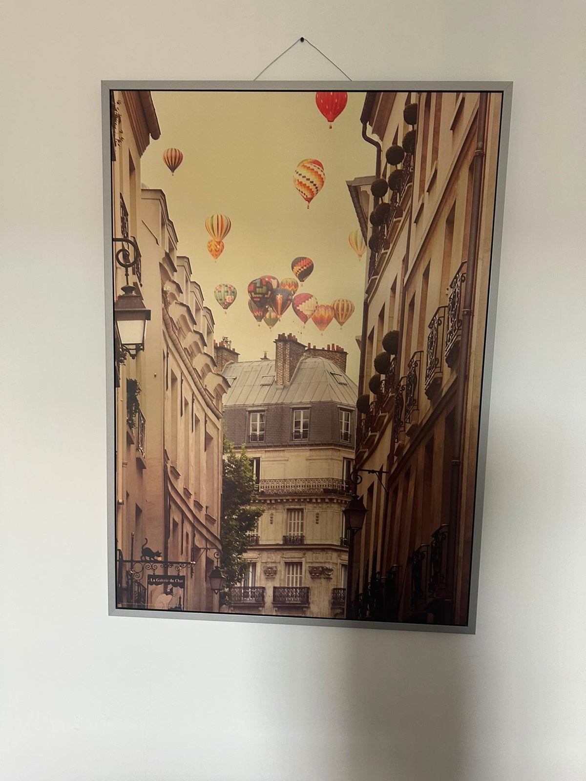 Schilderij Parijse straat met luchtballonnen, Huis en Inrichting, Woonaccessoires | Schilderijen, Tekeningen en Foto's, Ophalen