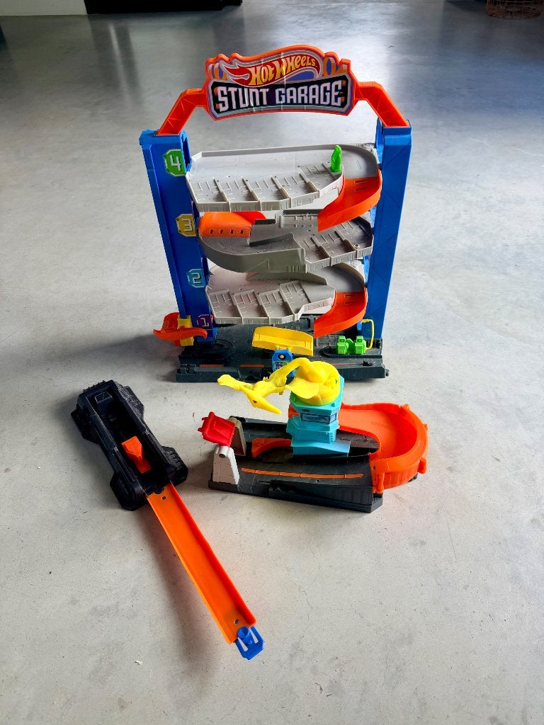 Hot Wheels garage / stunt baan / schiet baan, Ophalen, Racebaan, Zo goed als nieuw, Hot Wheels