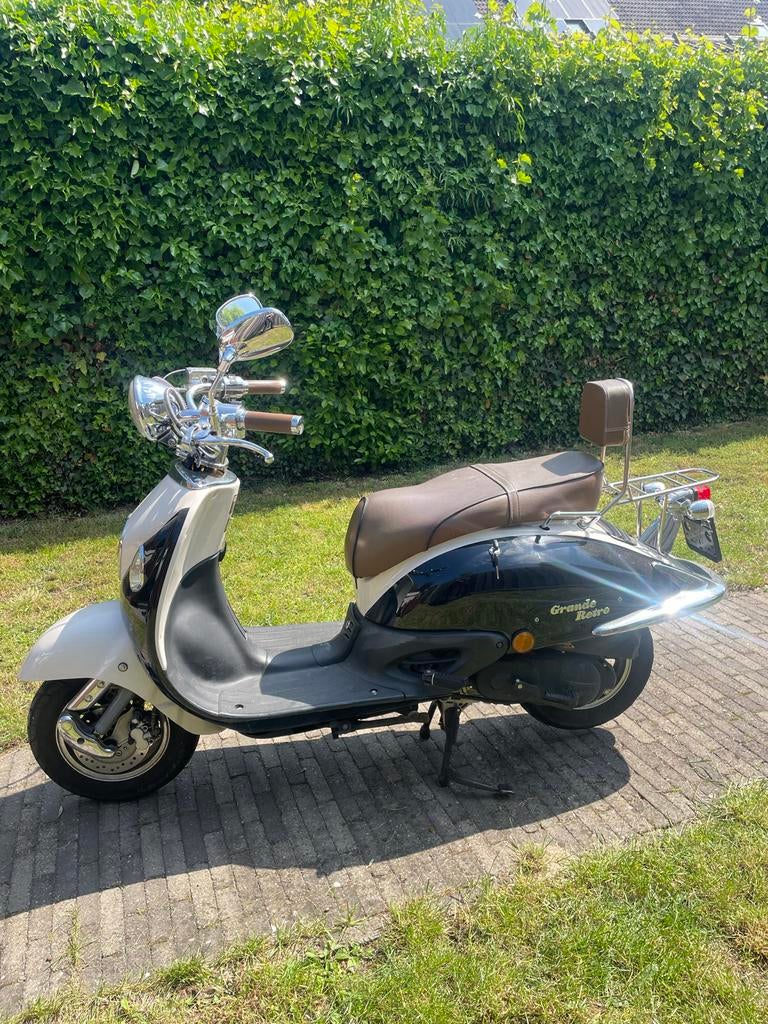 Fosti Grande Retro Scooter - gebruikt, Fietsen en Brommers, Scooters | Overige merken, Ophalen, Gebruikt, Maximaal 45 km/u, Benzine