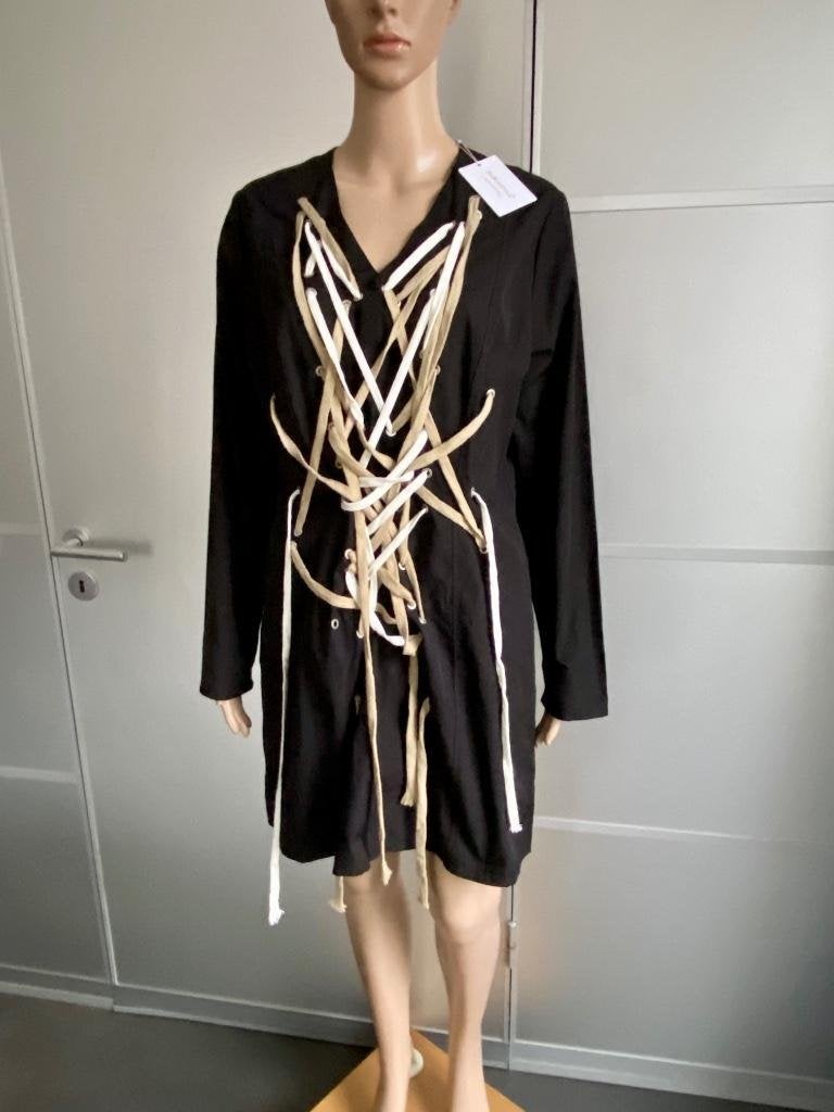 J130 Nieuw: aparte jurk maat 40/42=M/L zwart/beige Two Twin, Maat 38/40 (M), Zwart, Nieuw, Ophalen of Verzenden