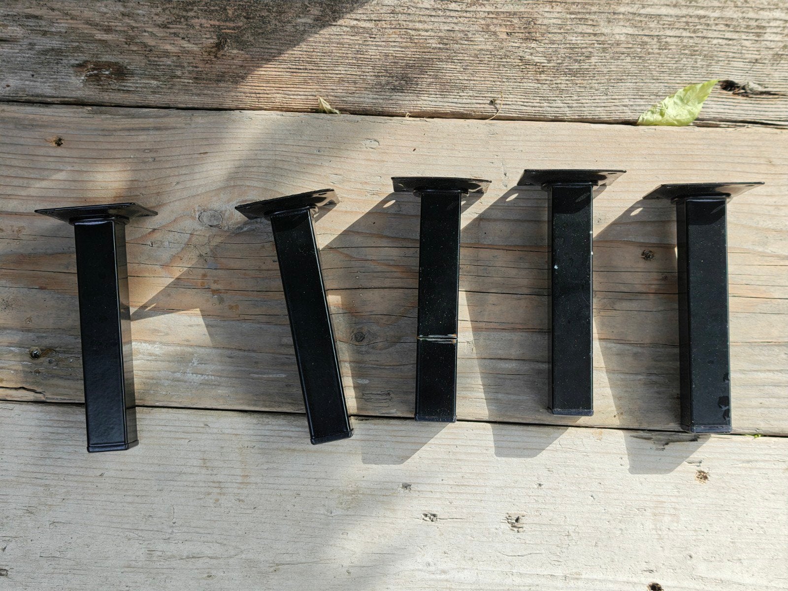 5x Zwarte meubelpoten 15cm hoog, 1 met zaagsnede, Ophalen, Gebruikt