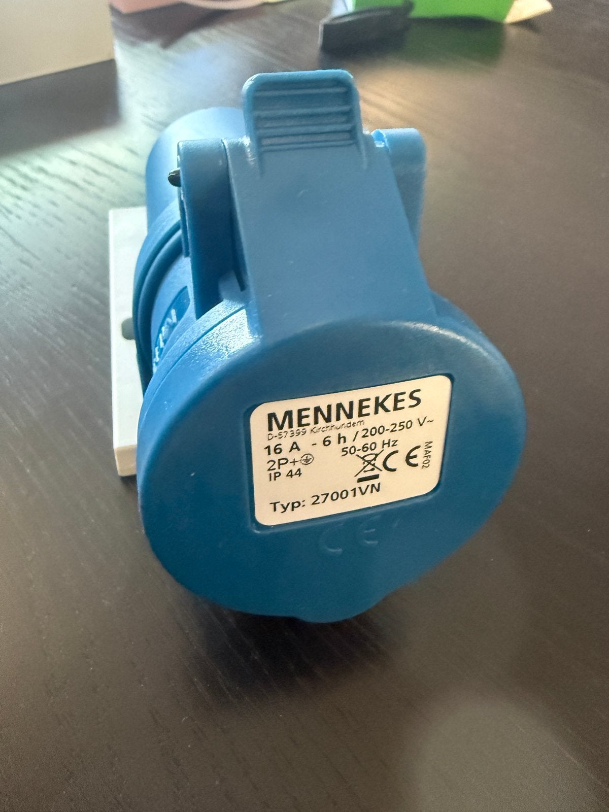 Mennekes Wall mounted - CEE wandcontactdoos 27001VN, Ophalen of Verzenden, Nieuw, Overige merken, Stopcontact