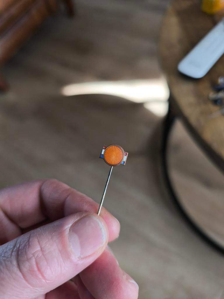 Geëmailleerd Bevrijdingsspeldje WOII Verzet, Ophalen of Verzenden, Overige soorten, Nederland