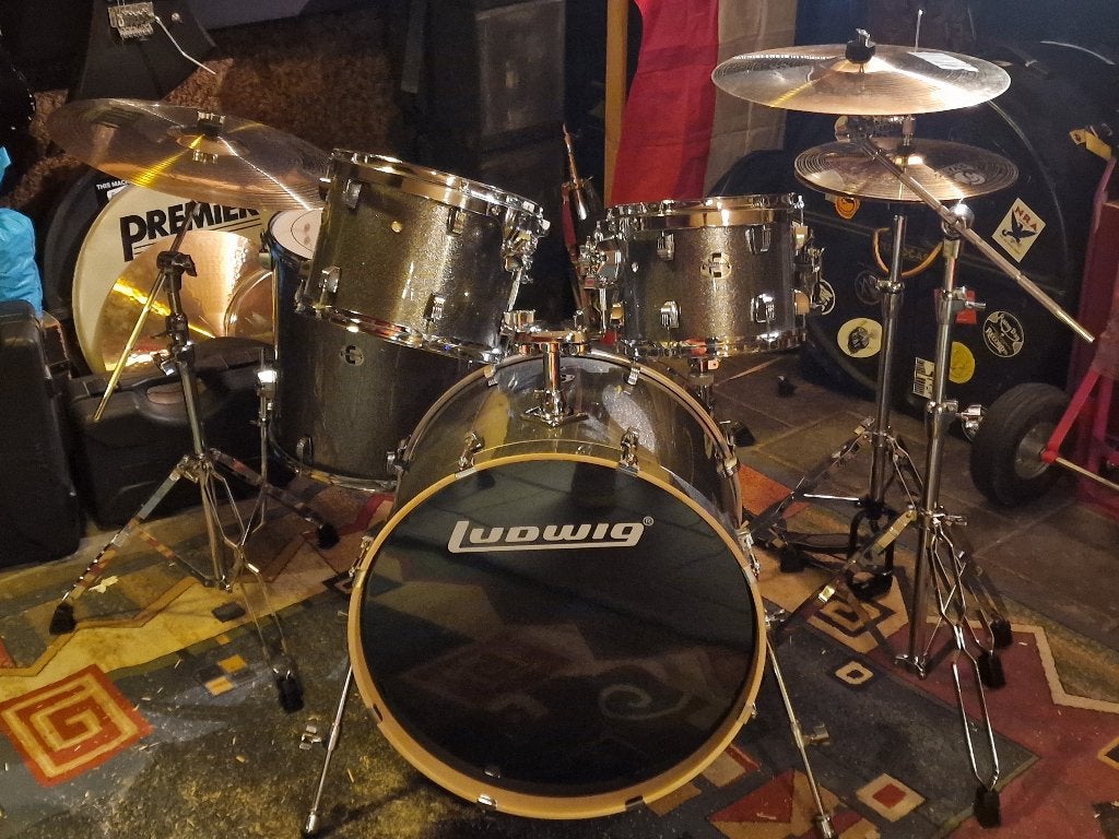 Foto 5 van Full drumkit Ludwig + Tama Iron Cobra double pedal + Cymb
