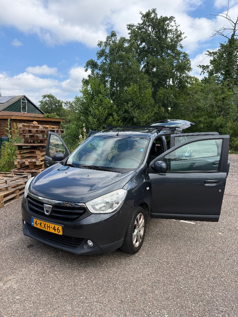 Dacia Lodgy 1.2 TCE 7P Prestige Nieuwe APK trekhaak/imperial, Auto's, Dacia, 4 cilinders, 7 stoelen, Origineel Nederlands, Lodgy