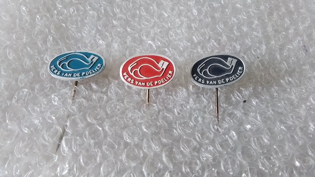 3 verschillende kleuren speldjes vers van de poelier, Ophalen of Verzenden, Zo goed als nieuw, Overige onderwerpen