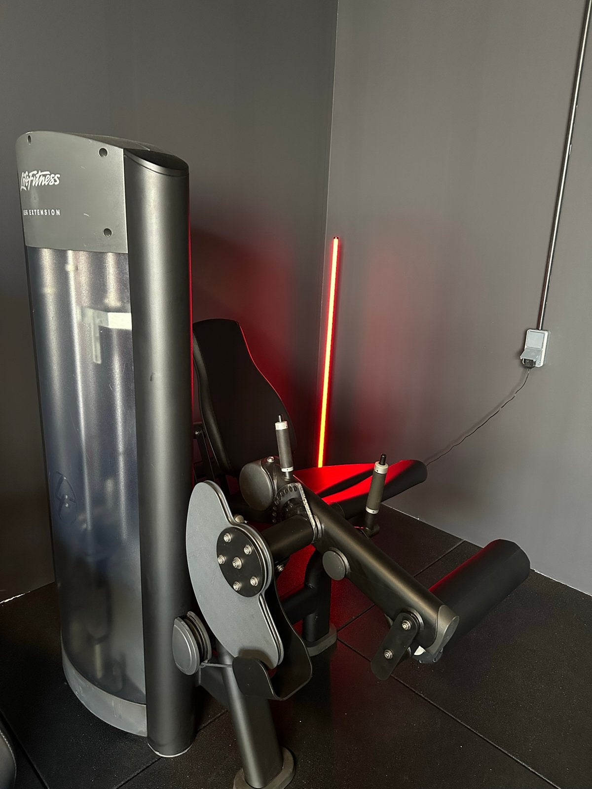 LifeFitness Leg Extension, Ophalen, Gebruikt, Krachtstation, Metaal