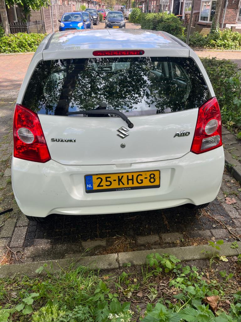 Suzuki Alto 1.0 2009 Wit, Auto's, Voorwielaandrijving, 200 kg, 4 stoelen, Origineel Nederlands