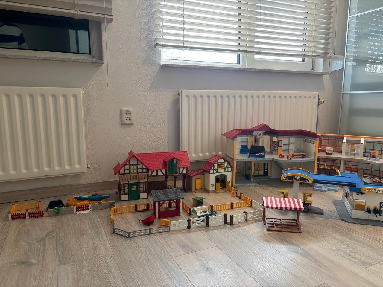 Grote Playmobil collectie: poppenhuizen, voertuigen, dieren, Ophalen, Jongen of Meisje