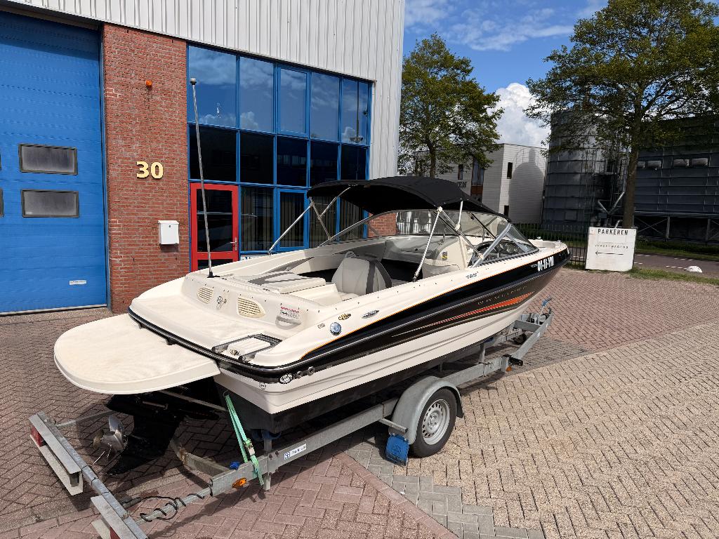 Zeer nette Special Edition Bayliner 185 model 07 met trailer, Watersport en Boten, Speedboten, Ophalen, Binnenboordmotor, 120 tot 200 pk