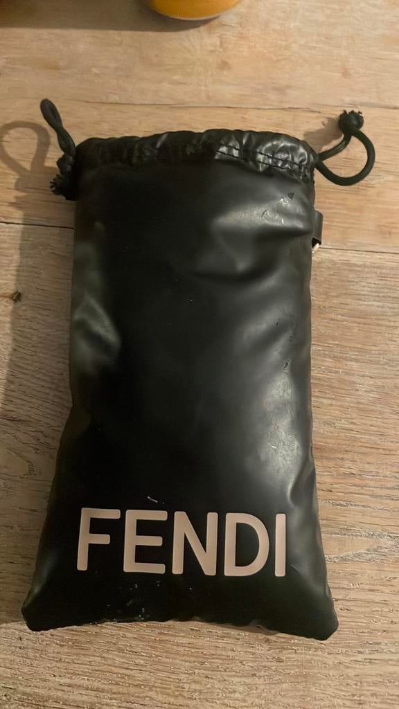 Fendi zonnebril tasje, Ophalen, Zo goed als nieuw, Overige merken