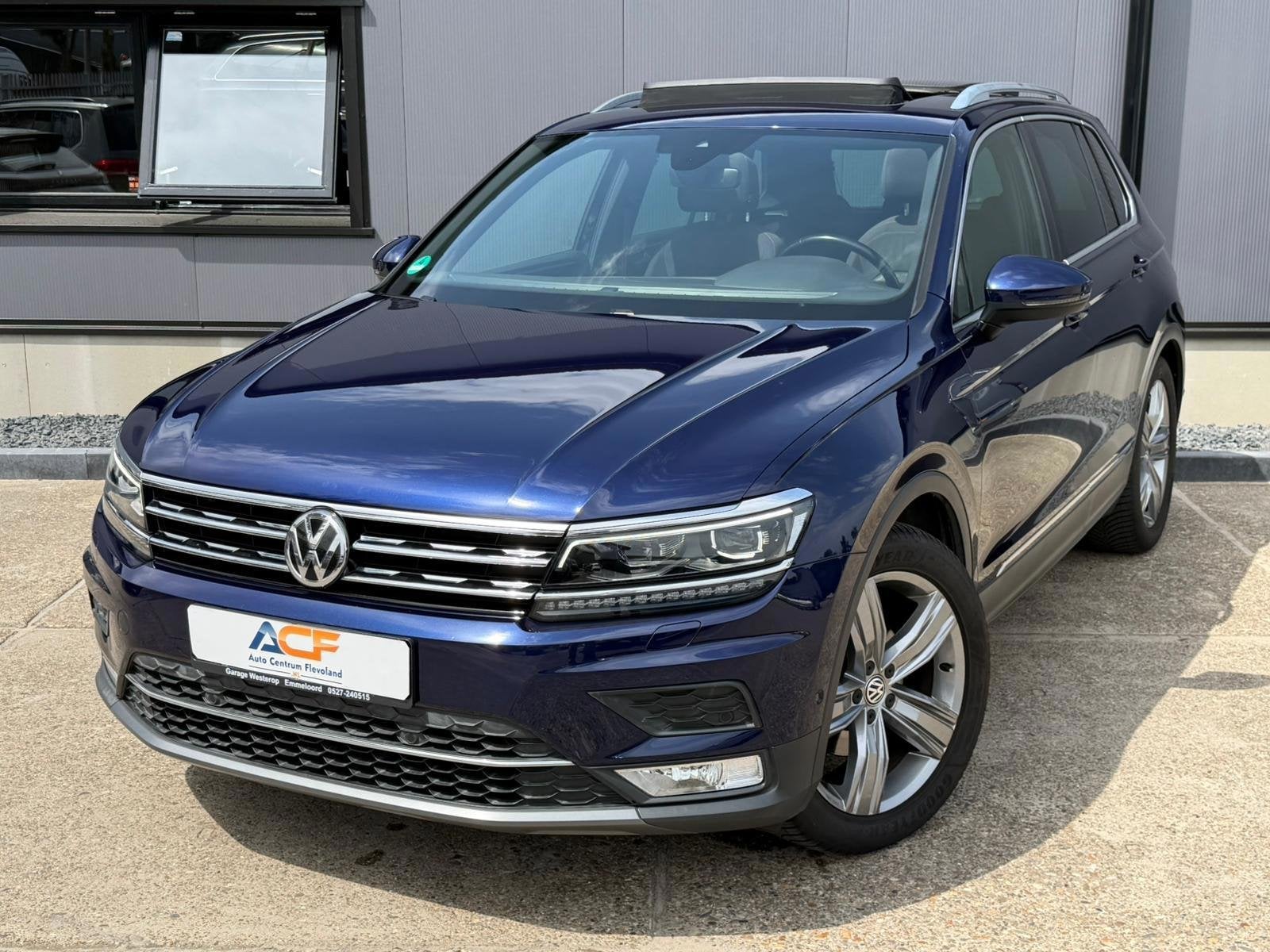 Volkswagen Tiguan 1.4 TSI ACT Highline / DIGI DASH/PANO/DYNA, Zwart, 4 cilinders, 150 pk, Blauw
