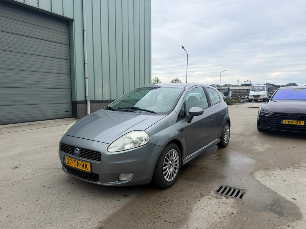 Fiat Punto 1.4 16V 3DR 2006 Grijs APK NIEUW SPORTING, Voorwielaandrijving, 40 €/maand, 400 kg, Elektrische ramen