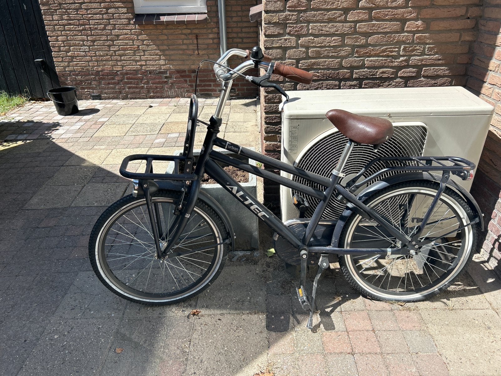 Altec Urban transportfiets - slot en banden te vervangen, Fietsen en Brommers, Fietsen | Dames | Damesfietsen, Ophalen, Gebruikt
