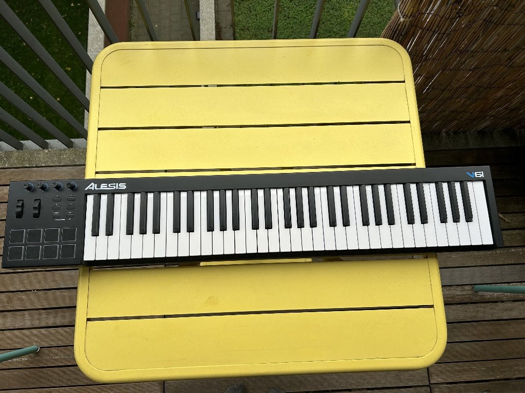 Alesis V61 USB MIDI keyboard, 61 toetsen, Zo goed als nieuw, Aanslaggevoelig, Ophalen