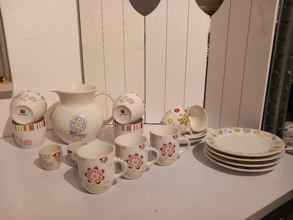 Jet Servies Happiness, Keramiek, Overige typen, Ophalen of Verzenden, Zo goed als nieuw