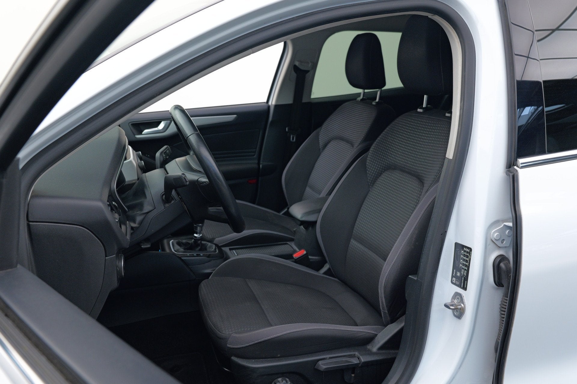 Ford FOCUS Wagon 1.0 EcoBoost Trend Edition Business | Distr, Auto's, Gebruikt, Met garantie (alle), 1283 kg, Wit