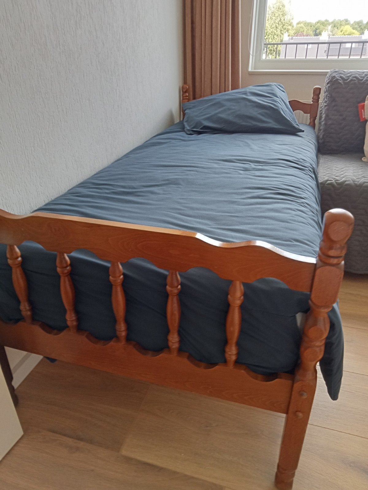 Eenpersoons bed kersen kleur, Ophalen, Eenpersoons, Zo goed als nieuw, 80 cm